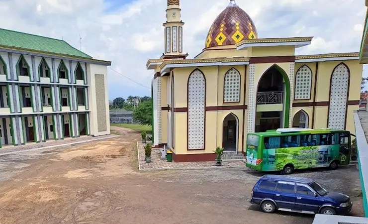 Pesantren Raudhatul Ulum Guyangan