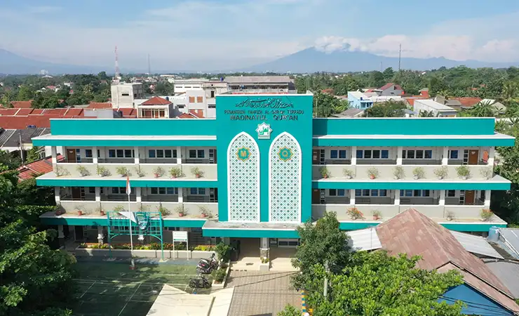 Profil Pondok Pesantren Madinatul Qur'an