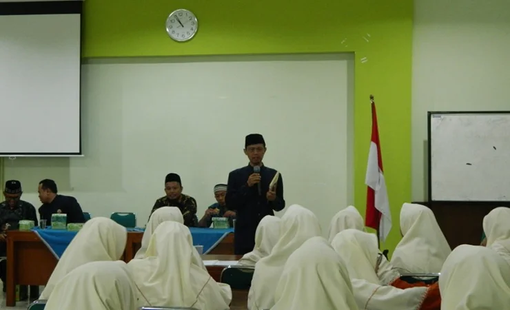 Program Pendidikan Pondok Pesantren Al Izzah Malang
