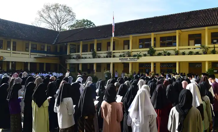 Syarat Masuk Pondok Pesantren Suryalaya