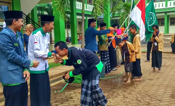 Jalur Masuk Ponpes Manbaul Ulum Cirebon